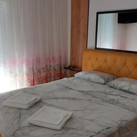 Luna Apartment